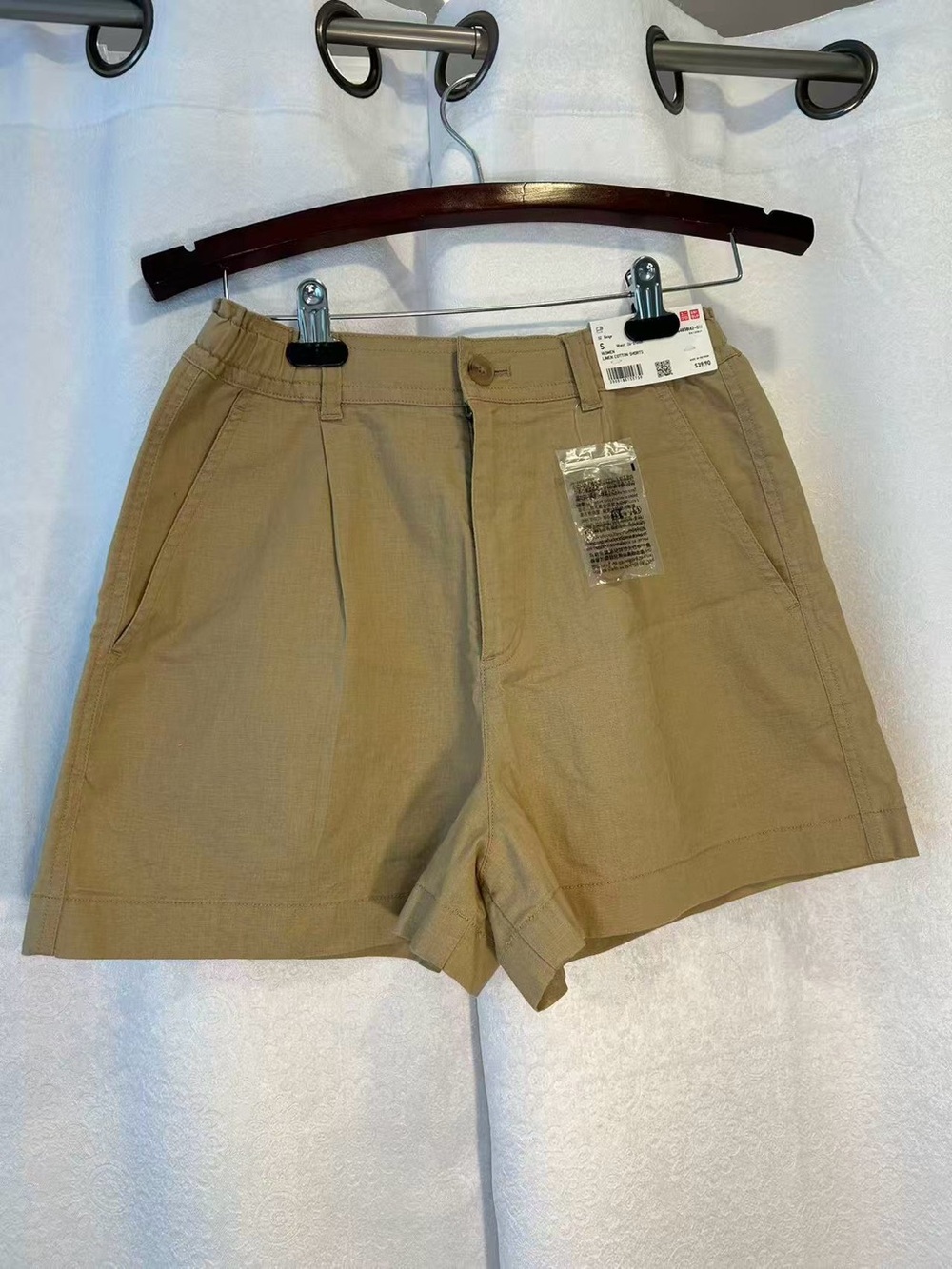 Uniqlo Women's Khaki High-Rise Pleated linen Shorts